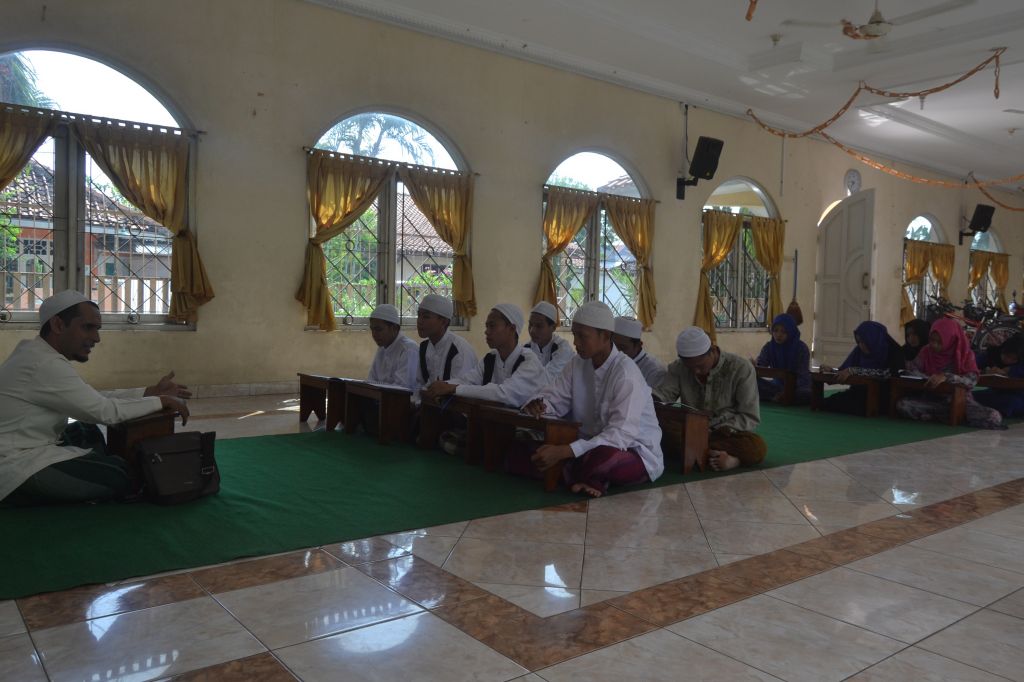 belajar ilmu agama bersama habib muhammad zaki al habsyi